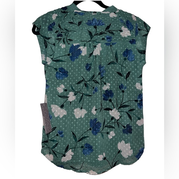 💚 NWT! Daniel Rainn Split Neck Top - Picture 4 of 7